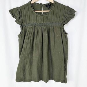 Lucky brand women’s size M olive peasant top flutter sleeve